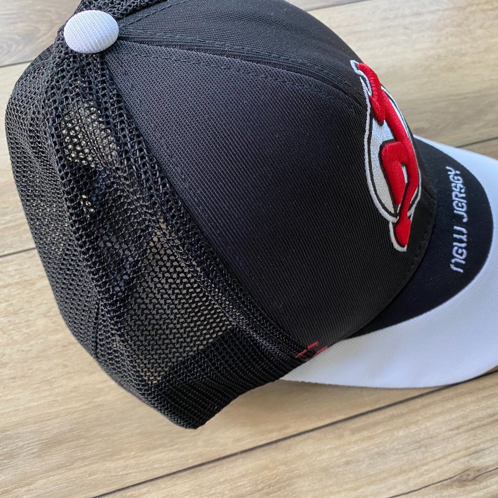 New Jersey Devils Mitchell and Ness Jacket (Large) and Reebok Hat (One Size) - Picture 9 of 12
